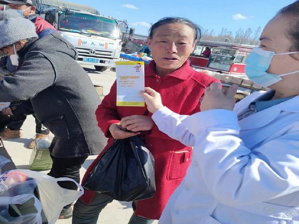 职业病防治法宣传周活动3.jpg