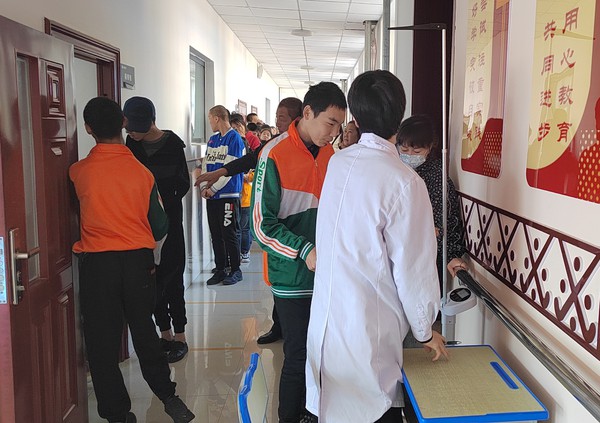 中蒙医院走进特教学校3.jpg